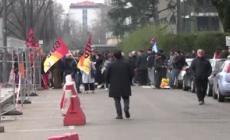 Milano, Valditara contestato all'istituto Molinari: "Fuori i fascisti dalle scuole"