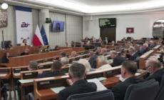 Polonia, dal Senato il via libera al disegno di legge per limitare il diritto di asilo