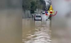 Maltempo Toscana, esonda il torrente Rimaggio a Sesto Fiorentino