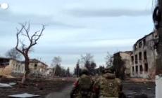 Sudzha, macerie ovunque nella cittadina del Kursk ripresa dai russi