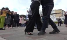 Papa ricoverato, davanti al Gemelli come in una milonga di buon augurio