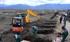 Macedonia del Nord, si scavano le tombe per le vittime del rogo al nightclub