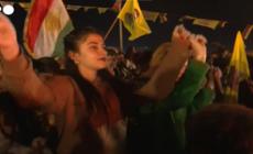 I curdi siriani celebrano il Nowruz, l'inizio della primavera