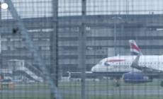 Londra, l'aeroporto di Heathrow torna pienamente operativo