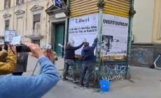 Napoli, gli attivisti di "Resta abitante" contro l'overtourism
