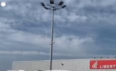 Scontro in volo fra due jet della Patrouille francese - Video