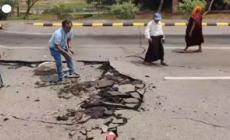 Terremoto in Birmania, crepe e voragini sulle strade di Naypyidaw