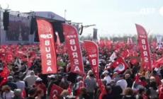 Centinaia di migliaia alla manifestazione per Imamoglu a Istanbul