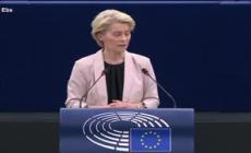 Von der Leyen: "L'Europa e' pronta a vendicarsi sui dazi"