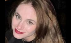 La madre di Marc Samson è indagata per concorso in occultamento di cadavere. E durante il funerale di Ilaria a Terni dalla folla 'ergastolo' 