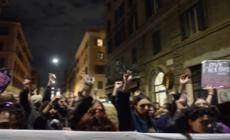 Il rumore delle duemila donne in piazza contro la violenza di genere