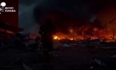Ucraina, nella notte Kiev torna sotto i missili russi: un morto e tre feriti