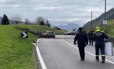 Auto a fuoco nel Bergamasco, dentro rinvenuto un un corpo carbonizzato