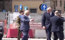 Re Carlo e Camilla a Roma, la visita all'Altare della Patria