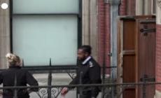 Harry lascia il tribunale di Londra dopo il primo giorno del processo di appello