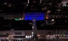 Illuminata di blu la facciata di Palazzo Madama