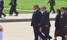 Hanoi, Xi Jinping al mausoleo di Ho Chi Minh