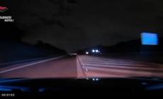 Napoli, sotto effetto della cocaina fugge sulla superstrada contromano per 10 km