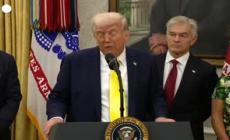 Ragazzina sviene nello Studio ovale, Trump ferma la conferenza stampa