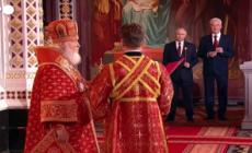 Mosca, Putin alla messa ortodossa di Pasqua dopo l'annuncio della tregua