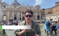 Folla a San Pietro, la salma del Papa sara' portata in Basilica mercoledi'