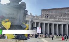 Papa Francesco: il ricordo dei fedeli a San Pietro