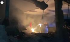 Gaza, i primi soccorsi dopo un attacco israeliano su Khan Yunis