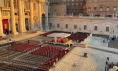 Funerali Papa Francesco, le immagini di piazza san Pietro dall'alto