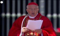 L'omelia del Cardinale Re: "Di fronte alle guerre, Francesco ha elevato la sua voce implorando la pace"