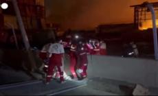 Iran, non ancora domato il maxi-incendio al porto: sale il bilancio