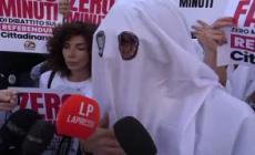 Referendum, Magi "fantasma" davanti alla Rai: "Informi sul voto dell'8 e 9 giugno"