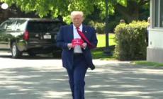 Trump ironizza: "Mi piacerebbe essere papa, sarebbe la prima scelta"