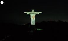 Rio, omaggio a Papa Francesco sul Cristo Redentore
