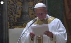 Papa, "in molti contesti la fede e' considerata una cosa assurda"