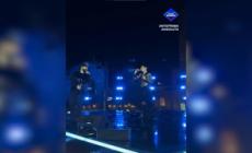 I Coma_Cose cantano a sorpresa il nuovo brano estivo - Video