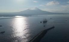 L'arrivo dell'Amerigo Vespucci a Napoli
