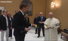 Sinner al Papa: "Giochiamo?" e Leone: "Qui meglio di no"
