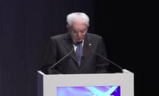 Mattarella: "Ue in ritardo su Difesa, farla con urgenza"