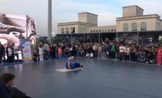 Disabilita', a Napoli il "ballo inclusivo" vicino alla nave Vespucci