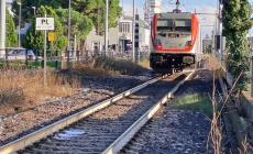 Investito nel Piacentino, stava attraversando i binari in bici.  Disagi sulla rete ferroviaria anche a Parma