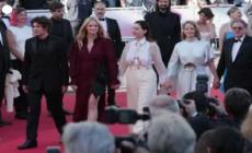Cannes, Jodie Foster sul red carpet per "Vie privee" - Video