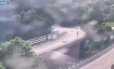 Contromano sulla A23, la Polizia intercetta e blocca due camion