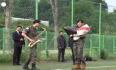 Le superstar dei Bts RM e V congedati dal servizio militare