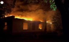 Incendi terrificanti e vittime: le immagini degli attacchi russi su Odessa