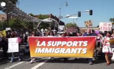 Los Angeles, nuova manifestazione contro i raid anti-immigrazione