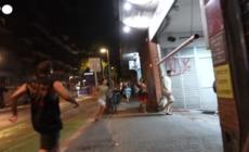 Sirene d'allarme a Tel Aviv, residenti si rifugiano in un parcheggio sotterraneo