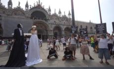 Nozze Bezos a Venezia, proteste e tensioni in piazza San Marco