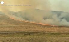 California, l'incendio piu' grande dell'anno brucia 70.000 acri