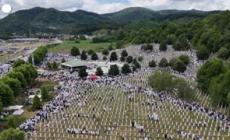 Srebrenica 30 anni dopo, l'omaggio alle vittime del genocidio