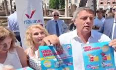 "Giorgia quanto ci costi", il volantinaggio di Italia Viva a Roma